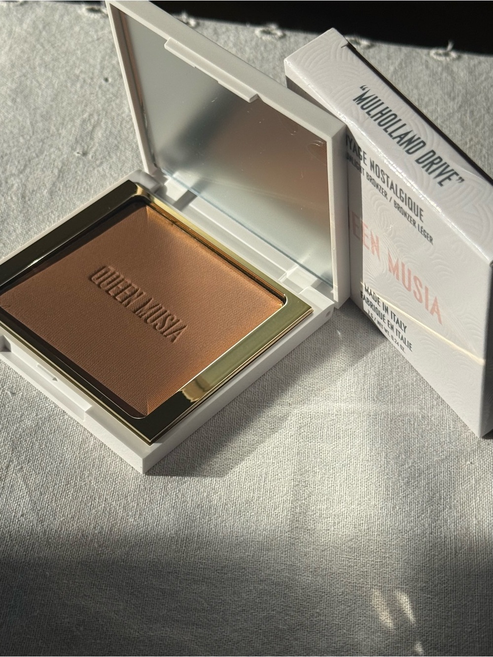 Queen Musia Voyage Nostalgique Soft Sunlight Bronzer in Mulholland Drive